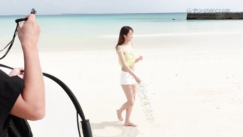 【堀口真帆】ヤンマガ激推しの超絶美少女が待望の初ソロ表紙⁉️ 人生初の宮古島で可愛さも倍増ーー♪