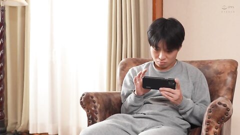 Kosaka Himari  While My Parents Were Away Scene 1