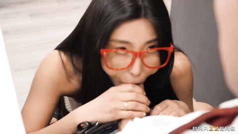 Emiri Momota - Office sex