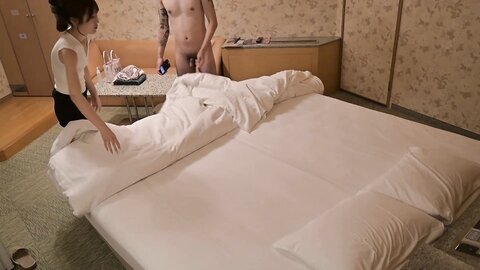 4797640 [End of today! First time only sale 3980pt→980pt]****zynxzjo* Semen* It all comes out! A slender, slender, slutty girl gives an obscene treatment and climaxes in a big way.