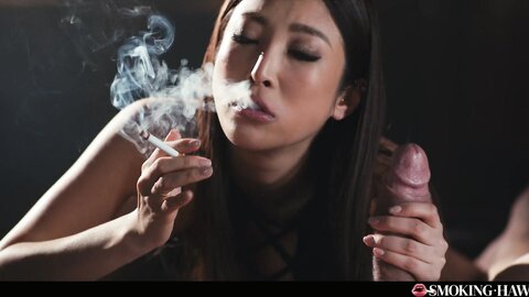 Emiri Momota Smoking V3
