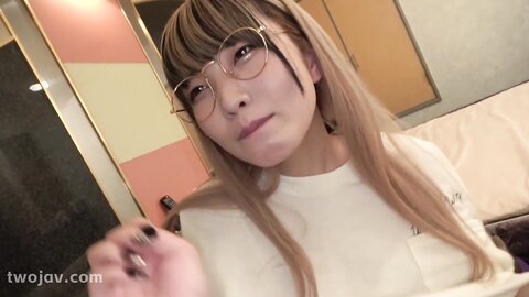4813103 50% OFF!!!<Amateur*Private Shot>Otaku** with a cute look! **pzzyxqx*z* She seems to be interested in porn, so they go to a love hotel together and get fucked live inside!