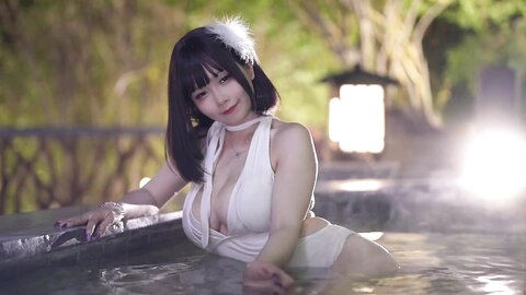 [Cosplay] 末夜787 夏日白色泳装 [23P1V-743.85MB]