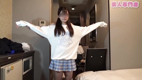 4827213 [Second instalment]**pzzyxqx*z* Serious black-haired girl who looks great in glasses, filmed in private clothes and a sports bra