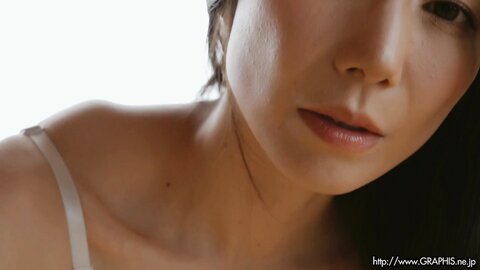 Graphis Gals – Ayano Kato 加藤あやの Weekend Getaway Clip 1
