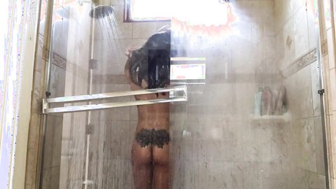 Xokittysaya Spying On Saya In The Shower
