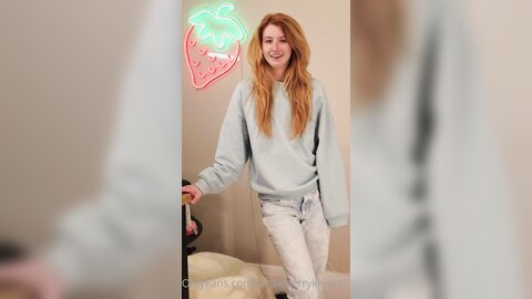 Strawberrykisses99 25 11 2022 2694566498 November Try On Just Because It Is Cold Out Doesn'T Mean I Can'T Still Dress Sexy Let