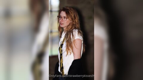 Strawberrykisses99 31 10 2022 2659198329 Happy Halloween I Wanted To Finish Off My Costume Sets With My Favorite Hufflepuff Outf