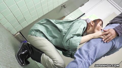 Japanese Cleaner Maki Koizumi Sucks Dick Uncensored