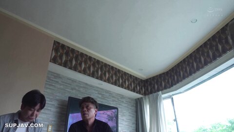 Cuckold Husband Makes Wife Gangbanged By Other Men!! (JUR-590)