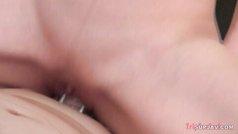 4833973 Une femme élégante et belle, **p**zsnsoqz, a en fait pour hobby de faire des vidéos de sexe avec son mari. Elle aimerait aussi être filmée par d`autres personnes, ce que son mari a accepté, et ils ont