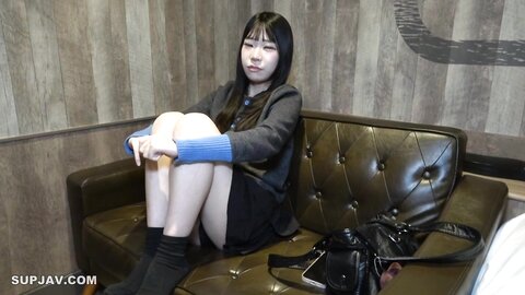 4838200 ①[Sora, 18 ans]**p**zsnsoqz Éjaculation interne, cheveux noirs, peau claire, beauté digne d`une idole. 92 minutes de vidéo retraçant la rencontre avec une beauté digne d`une idole, rencontrée sur les