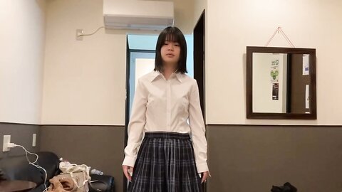 4840818 [Brand New! First 100 Customers Get ¥1000 Off]****zynxzjo* Well, 18 years old・Facial & N-dashi・Raw. A plain-looking, childish-faced *** in uniform, all first-time experiences! After the facial,