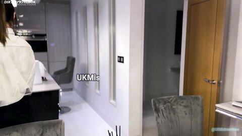 Pakistani Maid Humiliates English Buisness Woman