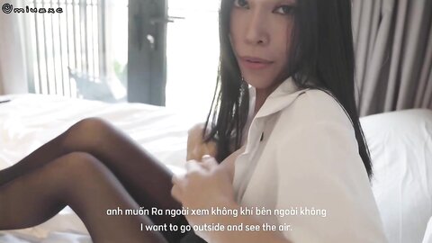 Miuzxc (How does a real estate agent successfully win over male client)