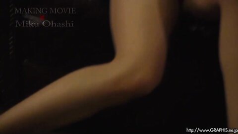 Graphis Gals – Miku Ohashi 大橋未久 Turn Me On Clip 4