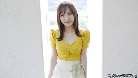 Graphis Gals – Momo Misono 御園もも Charmant Clip 1