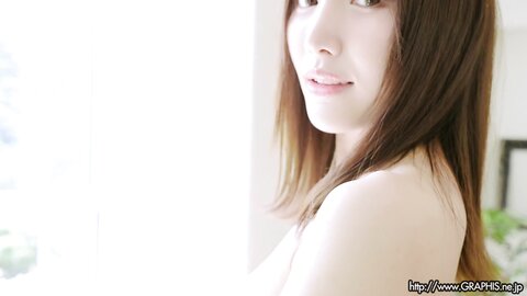 Graphis Gals – Momo Misono 御園もも Charmant Clip 2