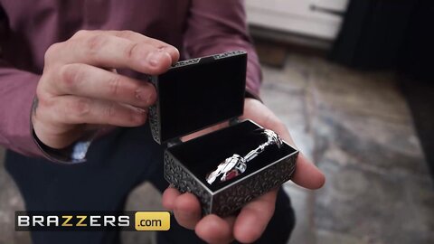 Seductive Caramella Del X Sneaks Away From Dinner For An Inte