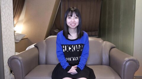 4847861 [無]**p**zsnsoqz Petite, baby-faced beauty with lovely breasts and black hair! Her natural hair makes that "kupa~" sound far too erotic~ From a clinging blowjob with thick lips to gulping it down, then