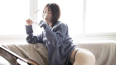 FRIDAY monthly girl 054 = 伊織いお102