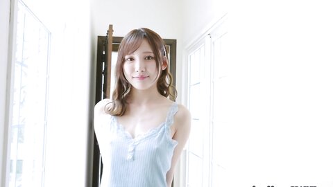 Graphis Gals – Momo Misono 御園もも Charmant Clip 3