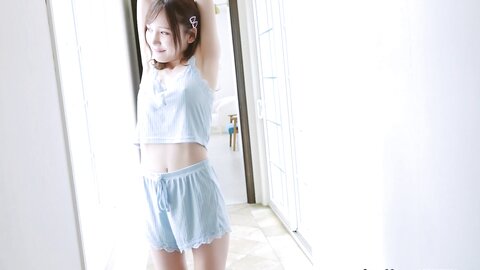 Graphis Gals – Momo Misono 御園もも Charmant Clip 3