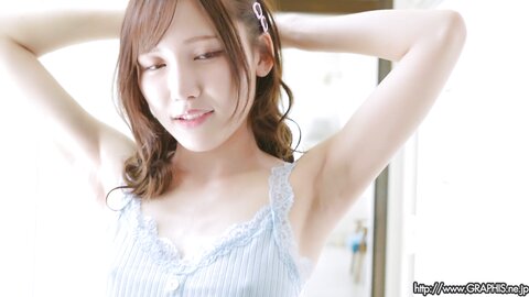 Graphis Gals – Momo Misono 御園もも Charmant Clip 3