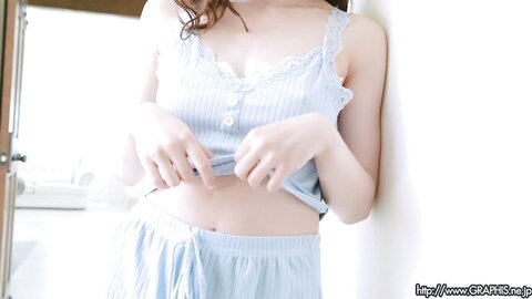 Graphis Gals – Momo Misono 御園もも Charmant Clip 3