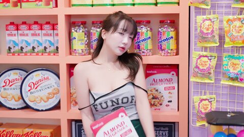 Son Ye-Eun (손예은) - Night Shift (2)