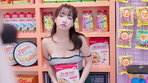 Son Ye-Eun (손예은) - Night Shift (2)