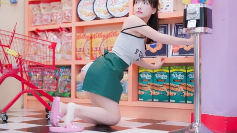 Son Ye-Eun (손예은) - Night Shift (2)