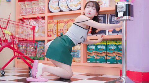 Son Ye-Eun (손예은) - Night Shift (2)