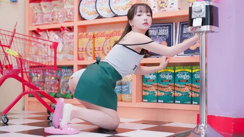 Son Ye-Eun (손예은) - Night Shift (2)