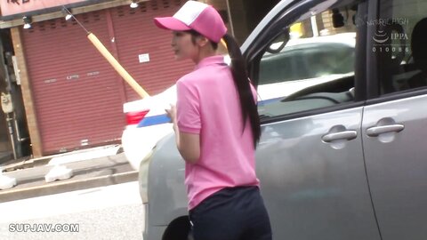 A girl who works part-time gets extremely excited while serving customers (NHDTB-466)