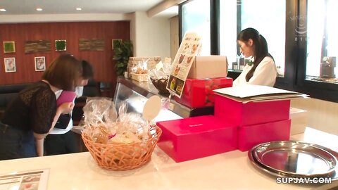 A girl who works part-time gets extremely excited while serving customers (NHDTB-466)