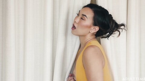 Kimmy Kimm Mid Massage Tug Sesh