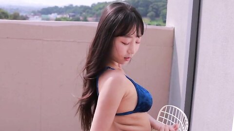 Eunji playing in the pool, the shower and the jacuzzi