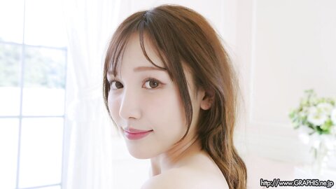 Graphis Gals – Momo Misono 御園もも Charmant Clip 6