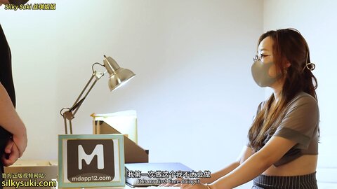 Asian Female Boss In Black Pantyhose Gets Creampied After Giving A Footjob And Squirting