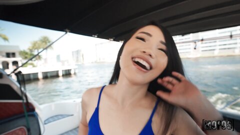 Kiki King Kiki S Hungry For Dick At The Dock