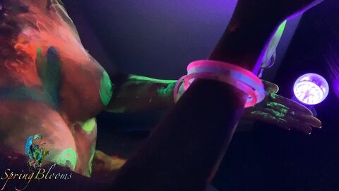 Teen Gf Makes Him Cum And Uses Sperm From Condom Under The Uv Light