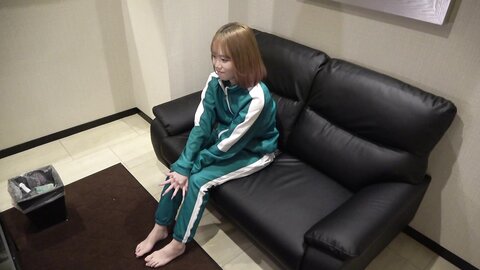 4873940-2 [Face shown \ No \ Medium]**pzzyxqx*z* A 20-year-old beauty takes on an older man’s cock in the ‘Semen Extraction Championship’, using vacuum blowjobs and nipple play… but if she can’t make him cum wi