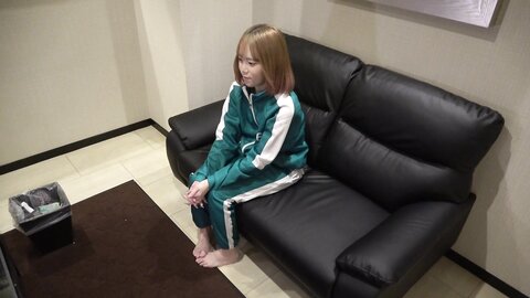 4873940-2 [Face shown \ No \ Medium]**pzzyxqx*z* A 20-year-old beauty takes on an older man’s cock in the ‘Semen Extraction Championship’, using vacuum blowjobs and nipple play… but if she can’t make him cum wi