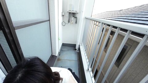 4876387-1 Exclusive[個撮・野外露出]**pzzyxqx*z* [長○まさみ激似ふたたび］<パイパン超美人妻>昼下がりのベランダでチンポしゃぶって激ピストン!下を通る通行人から丸見え!!