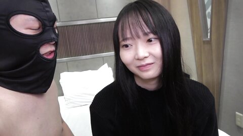 4883562-1 A potential gem of a video. Sakura-chan before her debut as a Sakamichi-style idol. I might just end up in a right mess.