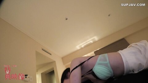 4884772 [Uncensored · Complete Amateur · Creampie · Squirting]**pqjqqnssx* <A demure and innocent girl, just 149cm tall> Still in her school uniform, I thrust raw into her incredibly tight pussy—so tight it a