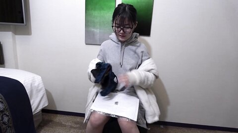 4883198-1 Exclusive 50% OFF! 990 points until 7 May! **pqjqqnssx* ! *Includes bonus content* A 19-year-old university student in glasses gets lured by money into a school swimsuit cosplay sex tape. He makes her