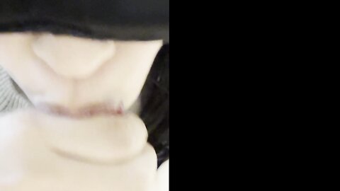 4888099 Une réussite totale : une femme mariée draguée en position de cavalière avec éjaculation interne. On dirait que son mari ne la comble pas.