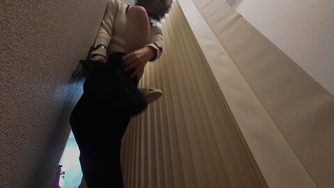 4892165-2 Exclusif [Séance photo privée · Masseuse érotique] ***szxpnnq*x <Une femme rasée comme Masami Nagano> « Que se passe-t-il quand on essaie un massage érotique ?! » Ma chatte me démange et mes tétons so